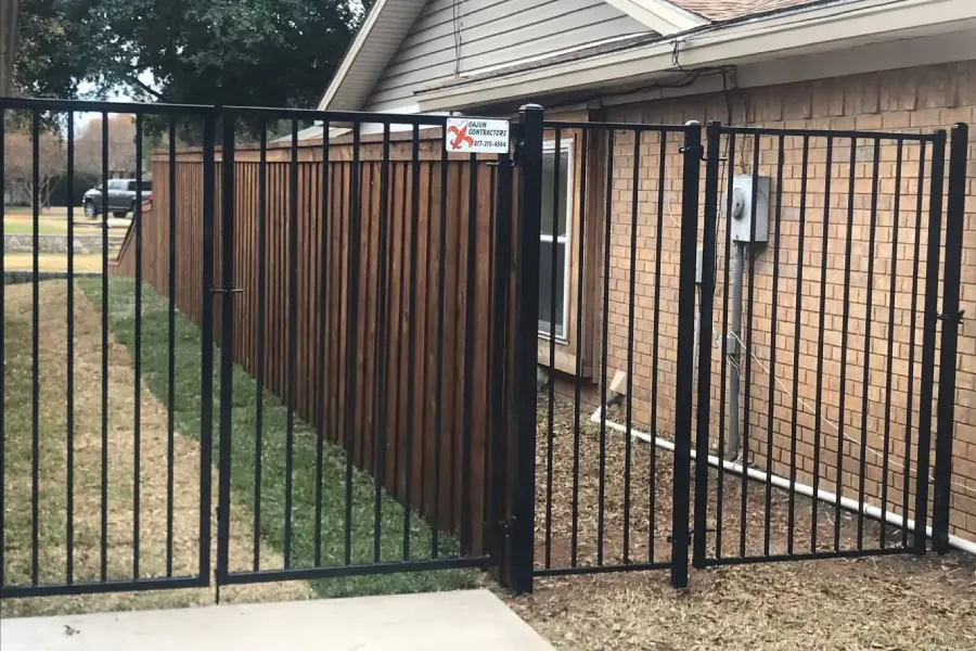 Professional Fence Contractor Professional Fence Contractor